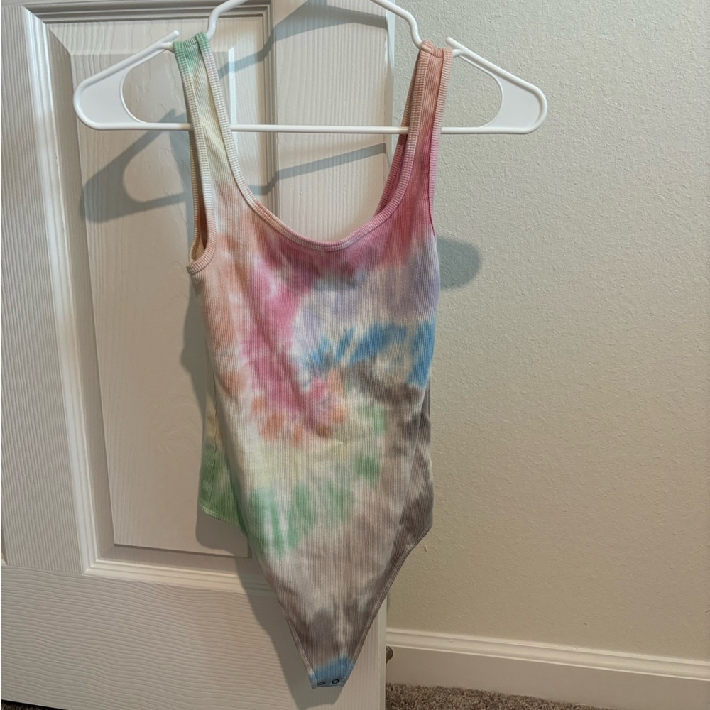 Abercrombie & Fitch tie-dye bodysuit 
Women’s XS-12.5in. Pit to Pit- 17.5in.long